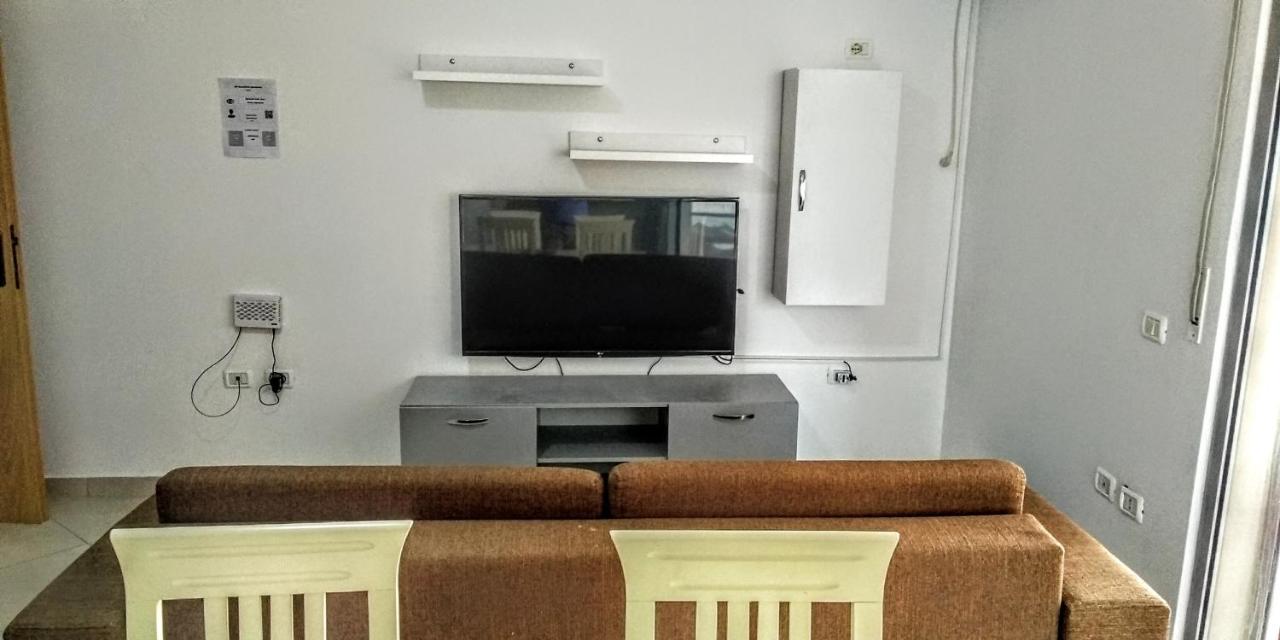 Rass' Apartment Vlorë Buitenkant foto