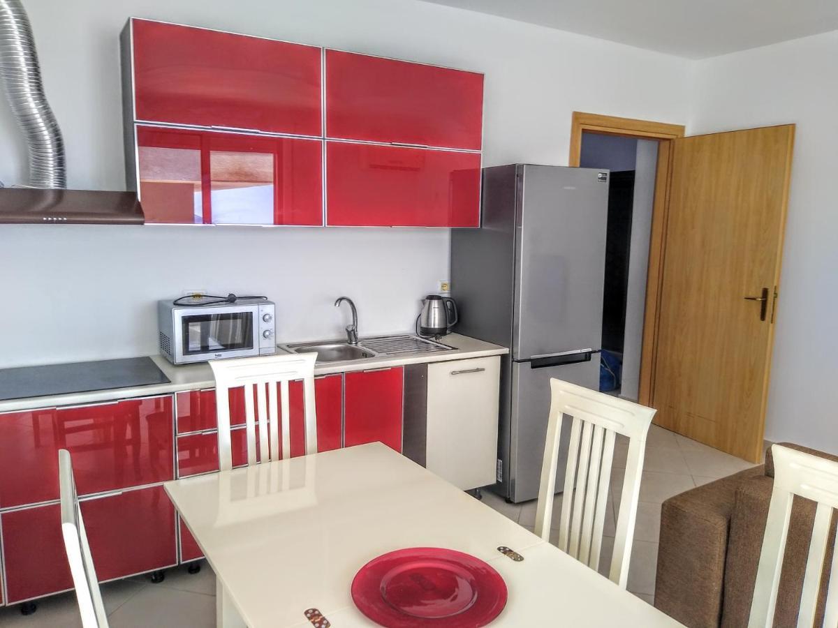 Rass' Apartment Vlorë Buitenkant foto