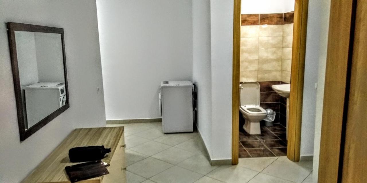 Rass' Apartment Vlorë Buitenkant foto