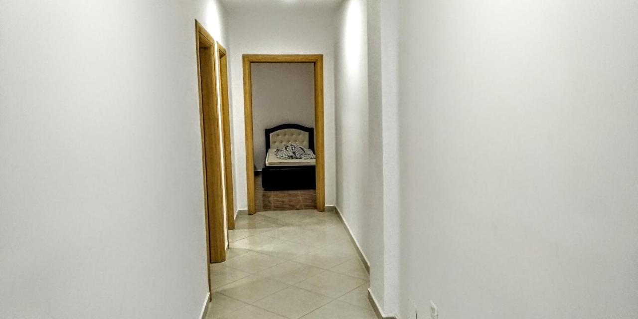 Rass' Apartment Vlorë Buitenkant foto